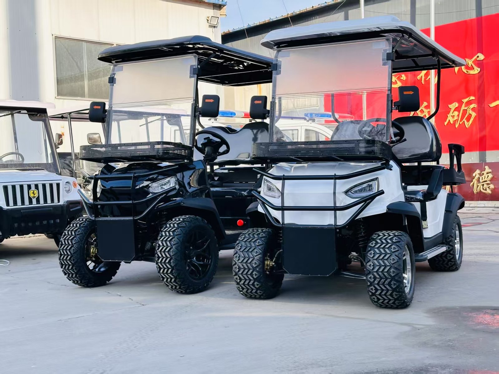 VR-B2+2 4-Seater Electric Golf Cart Perfect Balance of Space and Efficiency - 图片 2