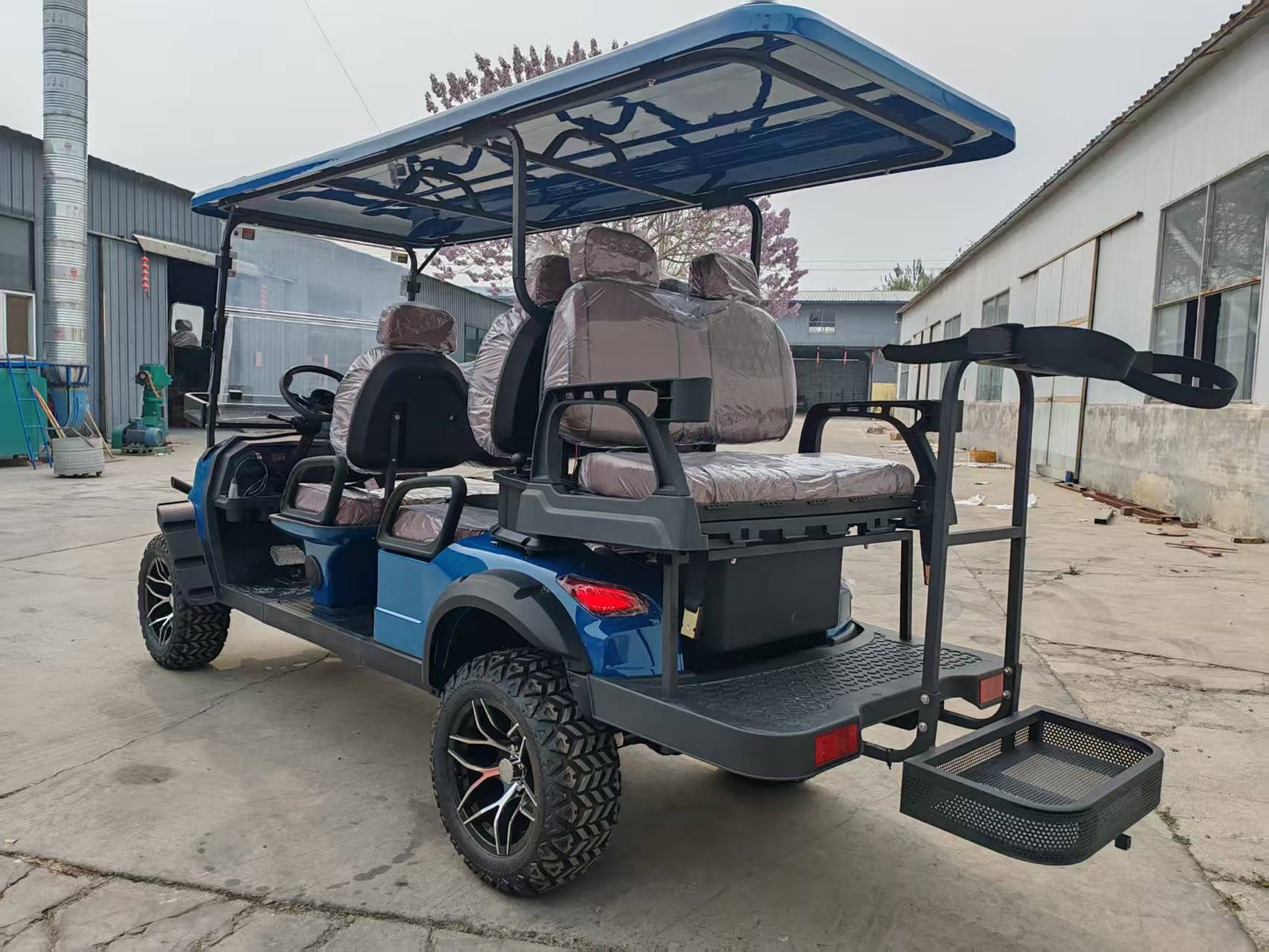 VR-C4+2 6-Seater Electric Golf Cart Expanded Capacity with All-Terrain Capability - 图片 4