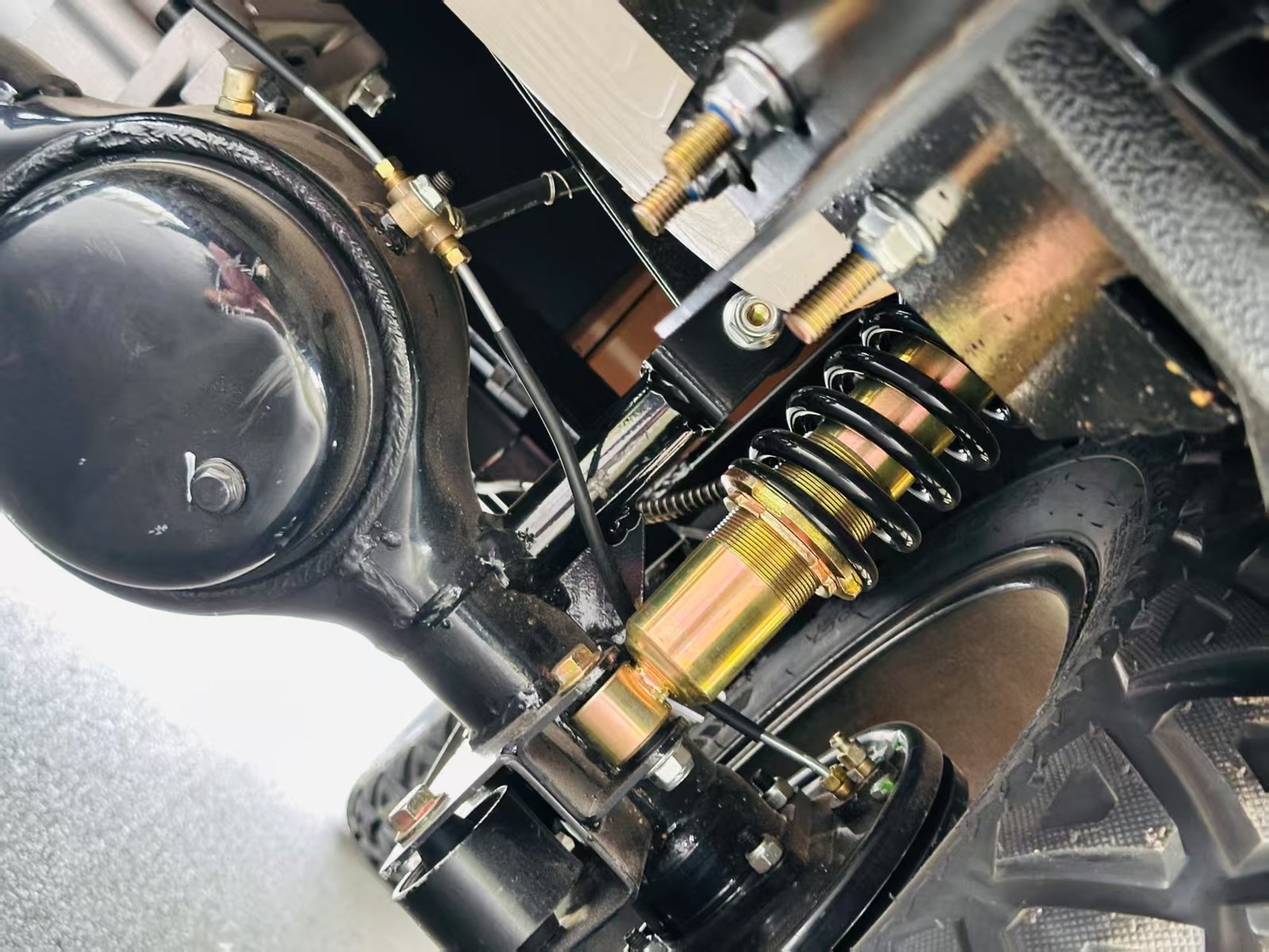 VR-C2 2-Seater Electric Golf Cart Compact, All-Terrain Performance - 图片 4