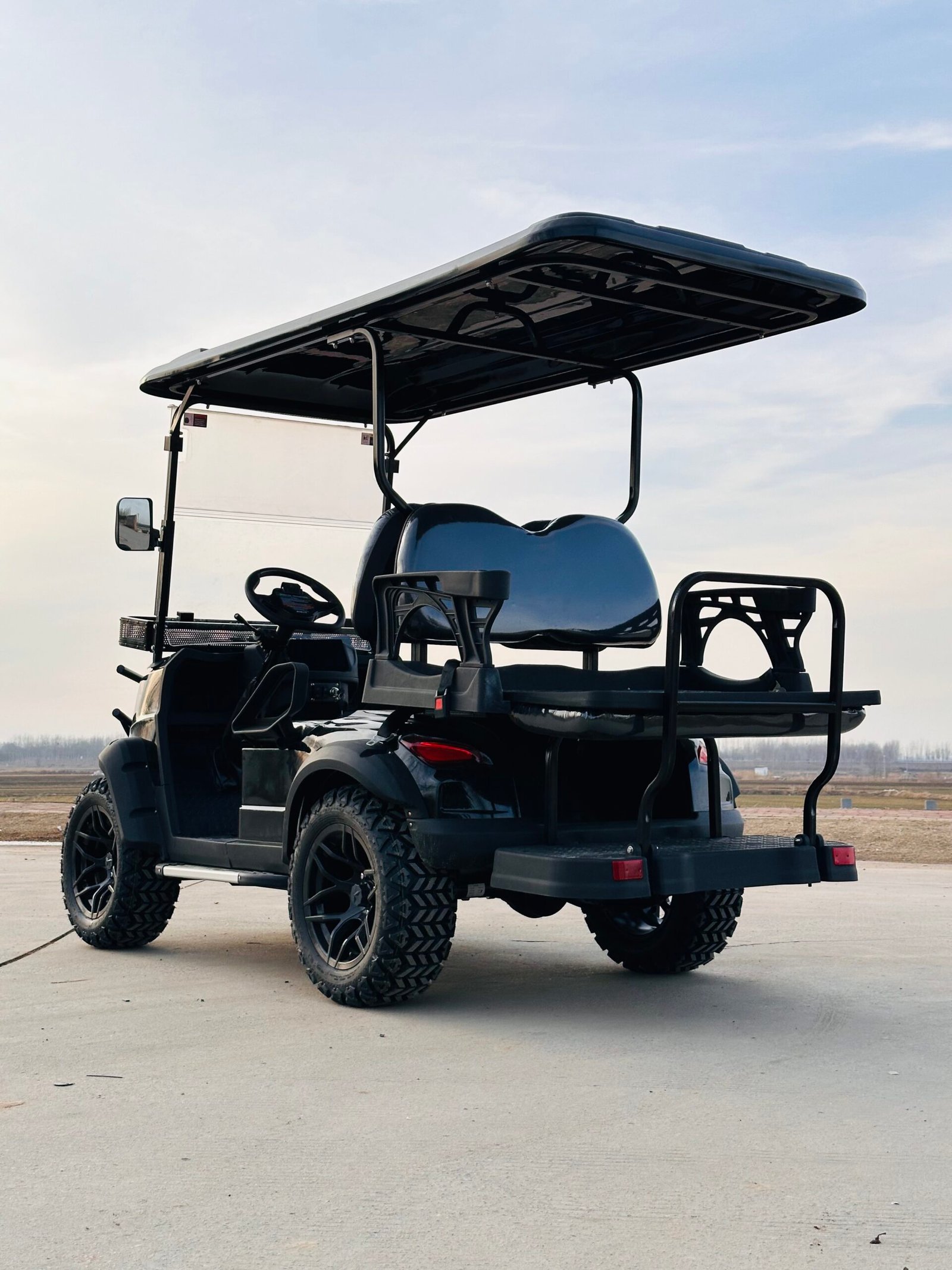 VR-B2+2 4-Seater Electric Golf Cart Perfect Balance of Space and Efficiency - 图片 4