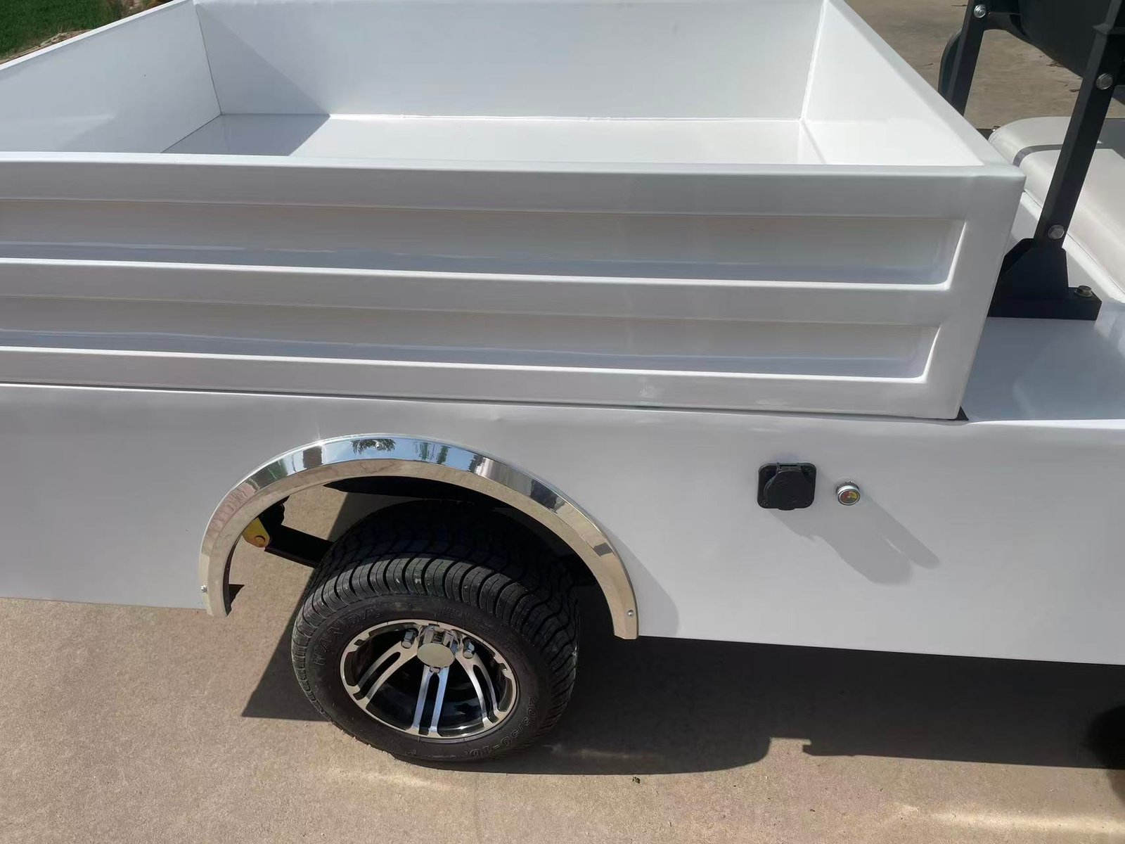 HaulerPro Series Utility Golf Cart – Power and Versatility On and Off the Course - 图片 3