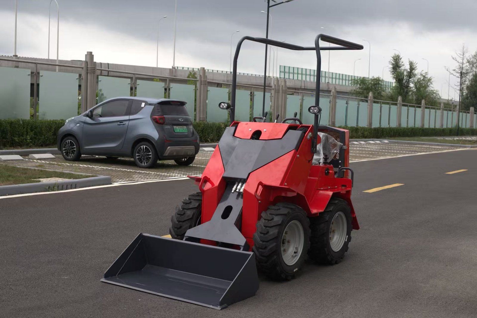 390 Monocylinder Wheeled Skid Steer Loader Compact Agility for Efficient Material Handling